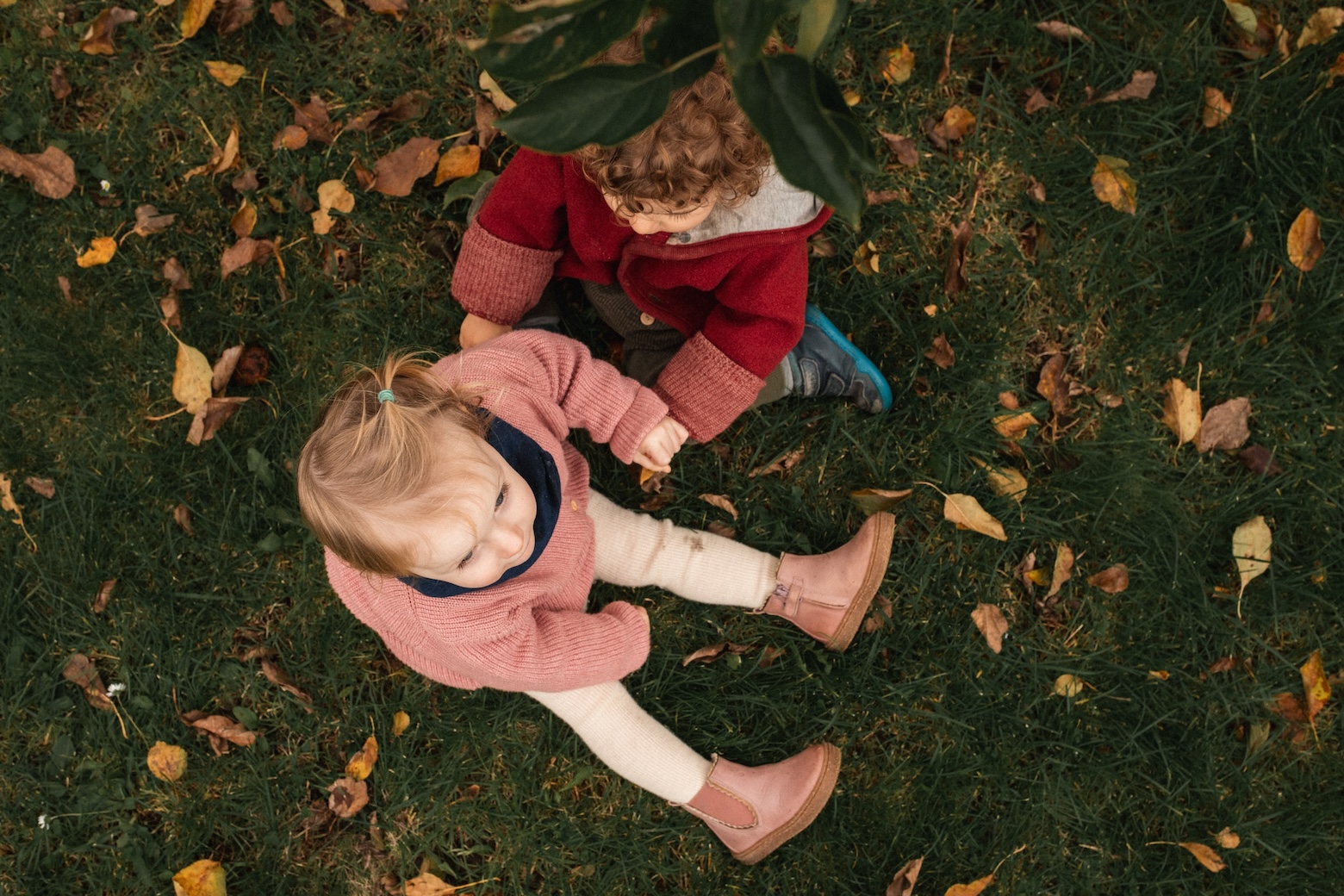 Kinder im Garten